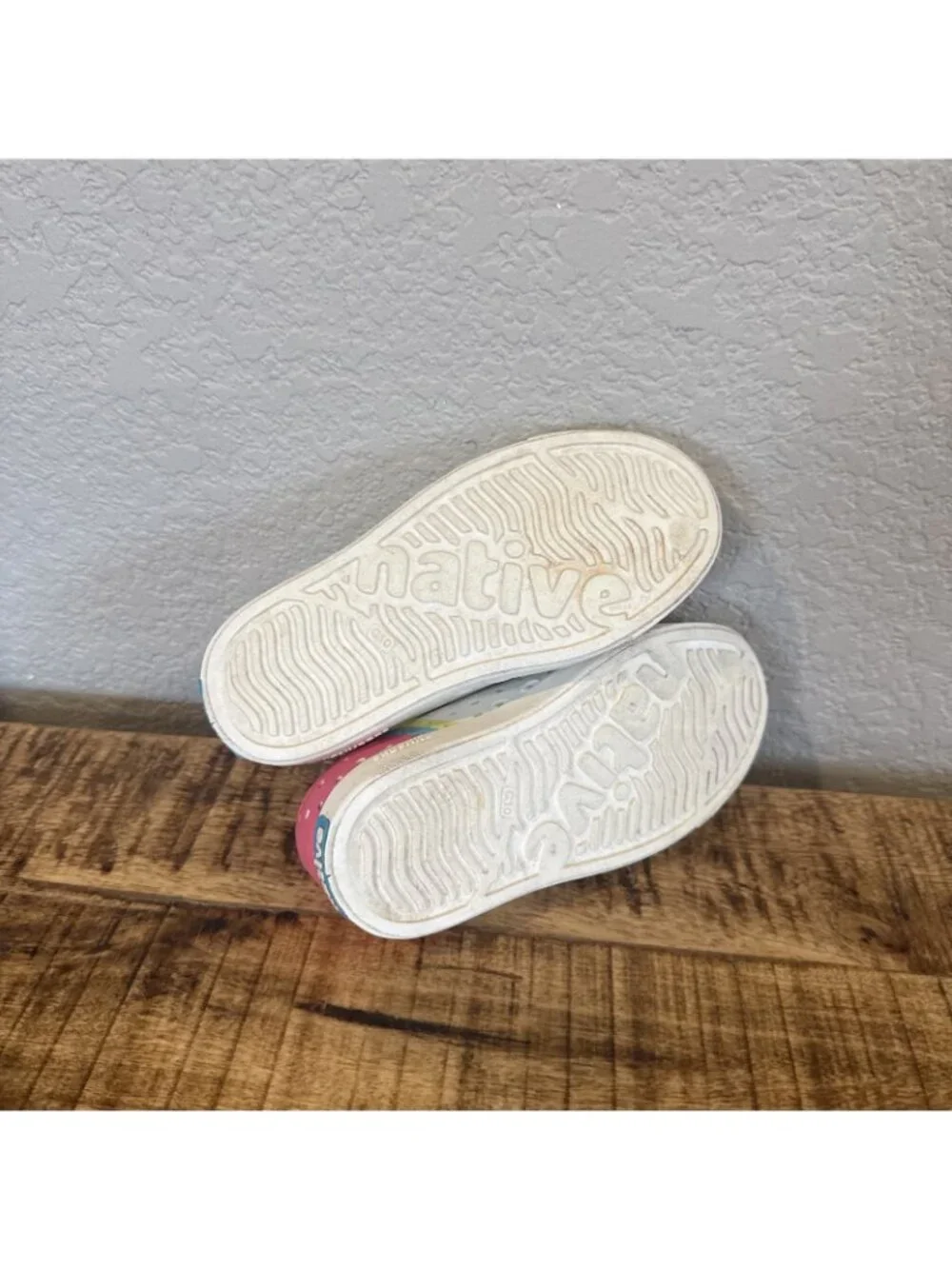 NATIVE Jefferson Toddler Size C10 Boxfish Slip On Play Rubber Shoes - White Pink